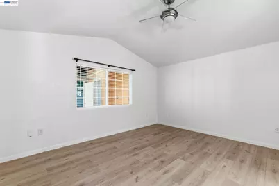 266 Jerilynn Ln, Hayward, CA 94541 - Photo 23