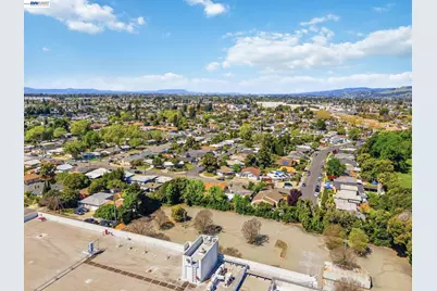 266 Jerilynn Ln, Hayward, CA 94541 - Photo 45