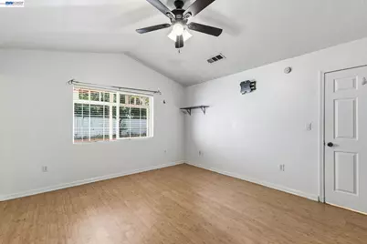 266 Jerilynn Ln, Hayward, CA 94541 - Photo 27