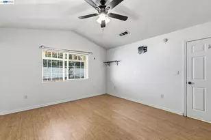 266 Jerilynn Ln, Hayward, CA 94541 - Photo 27