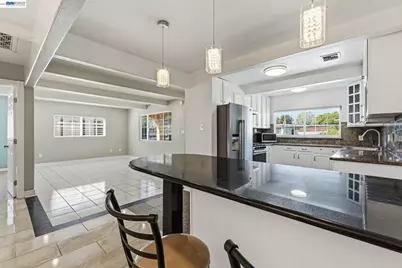 266 Jerilynn Ln, Hayward, CA 94541 - Photo 9