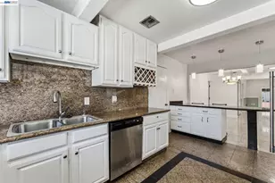 266 Jerilynn Ln, Hayward, CA 94541 - Photo 13