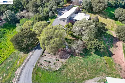 10700 Foothill Rd, Sunol, CA 94586 - Photo 3