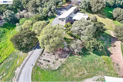 10700 Foothill Rd, Sunol, CA 94586 - Photo 15