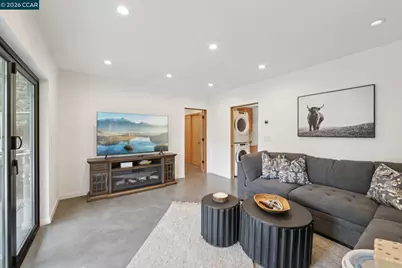 380 Vermont Ave, Berkeley, CA 94707 - Photo 23