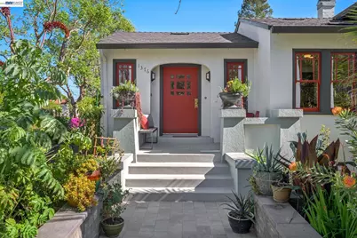 1376 Versailles Ave, Alameda, CA 94501 - Photo 1