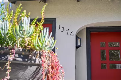 1376 Versailles Ave, Alameda, CA 94501 - Photo 27