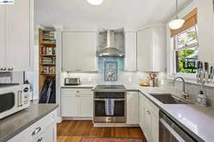 1376 Versailles Ave, Alameda, CA 94501 - Photo 11