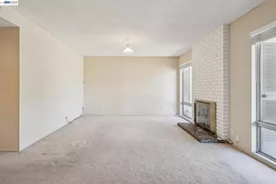 1024 Fontana Dr, Alameda, CA 94502 - Photo 3