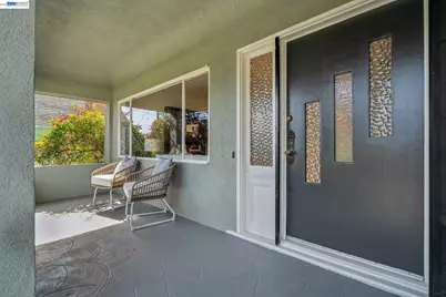 2063 Rosedale Ave, Oakland, CA 94601 - Photo 3