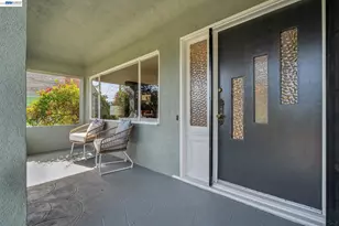 2063 Rosedale Ave, Oakland, CA 94601 - Photo 3