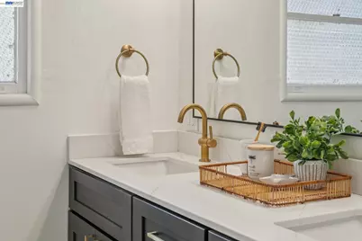 2063 Rosedale Ave, Oakland, CA 94601 - Photo 21