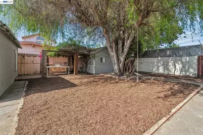 2063 Rosedale Ave, Oakland, CA 94601 - Photo 47