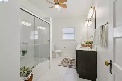2063 Rosedale Ave, Oakland, CA 94601 - Photo 19