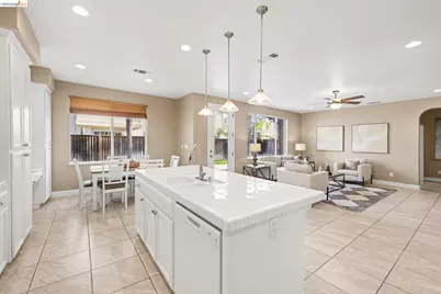 6372 Crystal Springs Cir, Discovery Bay, CA 94505 - Photo 9