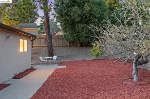 1144 Parkridge Dr, Richmond, CA 94803 - Photo 31