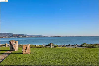 220 Lakeshore Ct, Richmond, CA 94804 - Photo 39