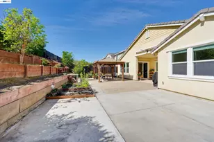 2904 Hanauma Bay Dr, Pittsburg, CA 94565 - Photo 37