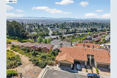 6523 Bayview Dr, Oakland, CA 94605 - Photo 47