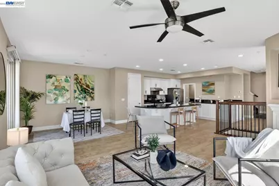 6523 Bayview Dr, Oakland, CA 94605 - Photo 15