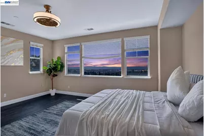 6523 Bayview Dr, Oakland, CA 94605 - Photo 29