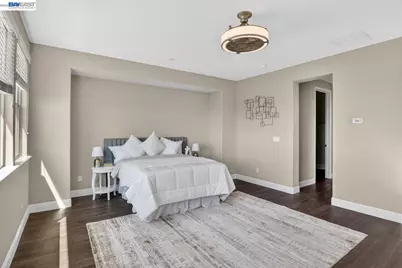 6523 Bayview Dr, Oakland, CA 94605 - Photo 31