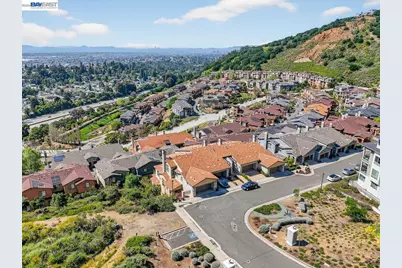 6523 Bayview Dr, Oakland, CA 94605 - Photo 49