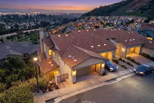 6523 Bayview Dr, Oakland, CA 94605 - Photo 1