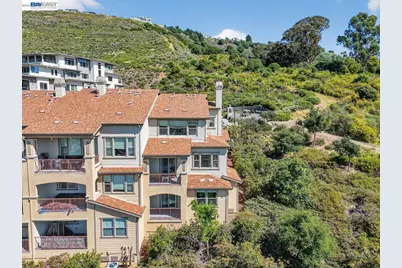 6523 Bayview Dr, Oakland, CA 94605 - Photo 51