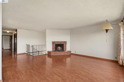 721 Gellert Blvd, Daly City, CA 94015 - Photo 5