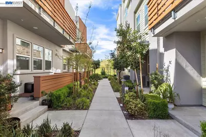 592 Somi Ct, Hayward, CA 94544 - Photo 3