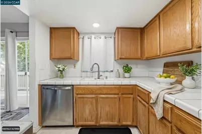 1050 Summershore Ct, San Jose, CA 95122 - Photo 13