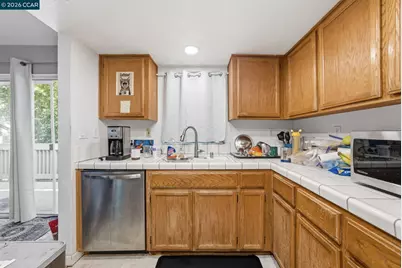 1050 Summershore Ct, San Jose, CA 95122 - Photo 57