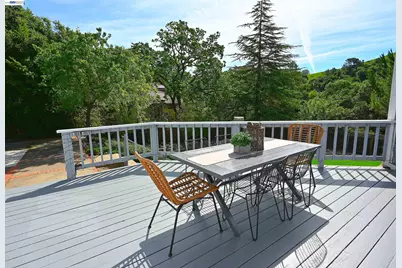 16 McNamara Ln, Martinez, CA 94553 - Photo 3