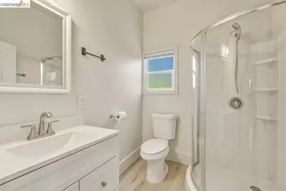 2529 Ellsworth St, Berkeley, CA 94704 - Photo 31