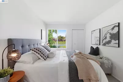 22 Marina Lakes Dr, Richmond, CA 94804 - Photo 15