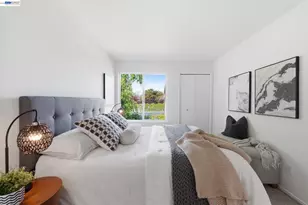 22 Marina Lakes Dr, Richmond, CA 94804 - Photo 15