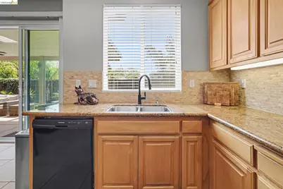 542 Vivian St, Brentwood, CA 94513 - Photo 15