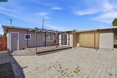 2828 Hilltop Road, Concord, CA 94520 - Photo 31