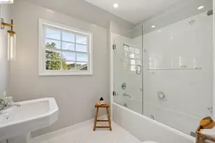 165 Bell Ave, Piedmont, CA 94611 - Photo 33