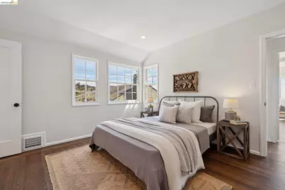 165 Bell Ave, Piedmont, CA 94611 - Photo 35