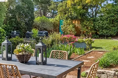 1715 Oakland Ave, Piedmont, CA 94611 - Photo 49