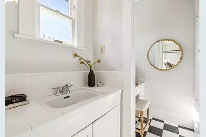 1715 Oakland Ave, Piedmont, CA 94611 - Photo 29