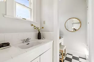 1715 Oakland Ave, Piedmont, CA 94611 - Photo 29