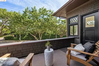 1715 Oakland Ave, Piedmont, CA 94611 - Photo 33
