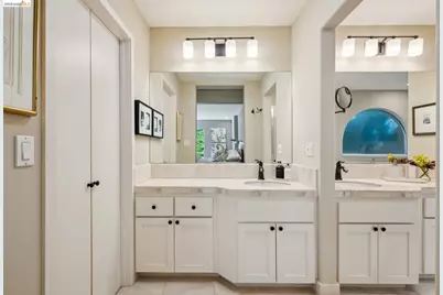 2929 Holyrood Drive, Oakland, CA 94611 - Photo 31