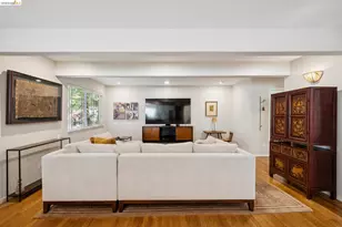 2929 Holyrood Dr, Oakland, CA 94611 - Photo 19