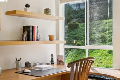 2929 Holyrood Drive, Oakland, CA 94611 - Photo 37