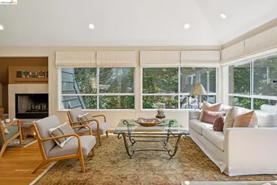 2929 Holyrood Drive, Oakland, CA 94611 - Photo 9