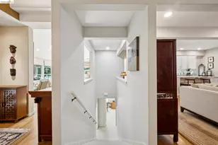 2929 Holyrood Dr, Oakland, CA 94611 - Photo 23